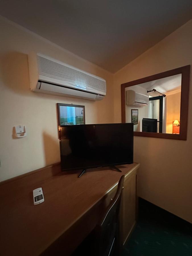 Hotel Atena Чиро-Марина Экстерьер фото
