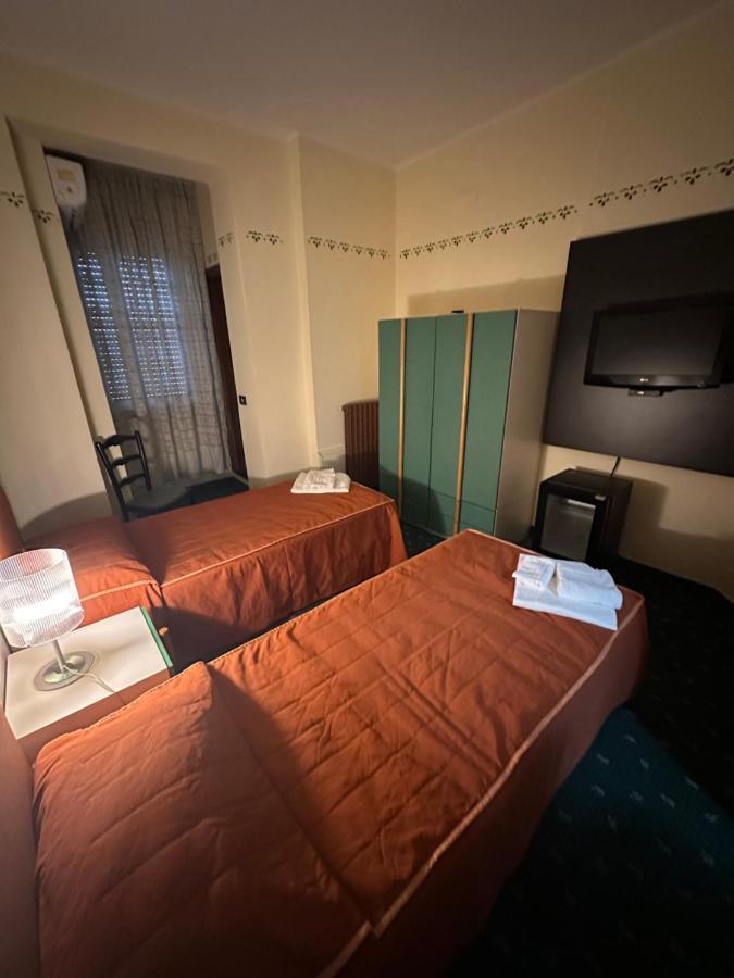 Hotel Atena Чиро-Марина Экстерьер фото