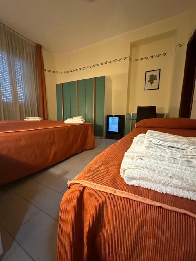 Hotel Atena Чиро-Марина Экстерьер фото