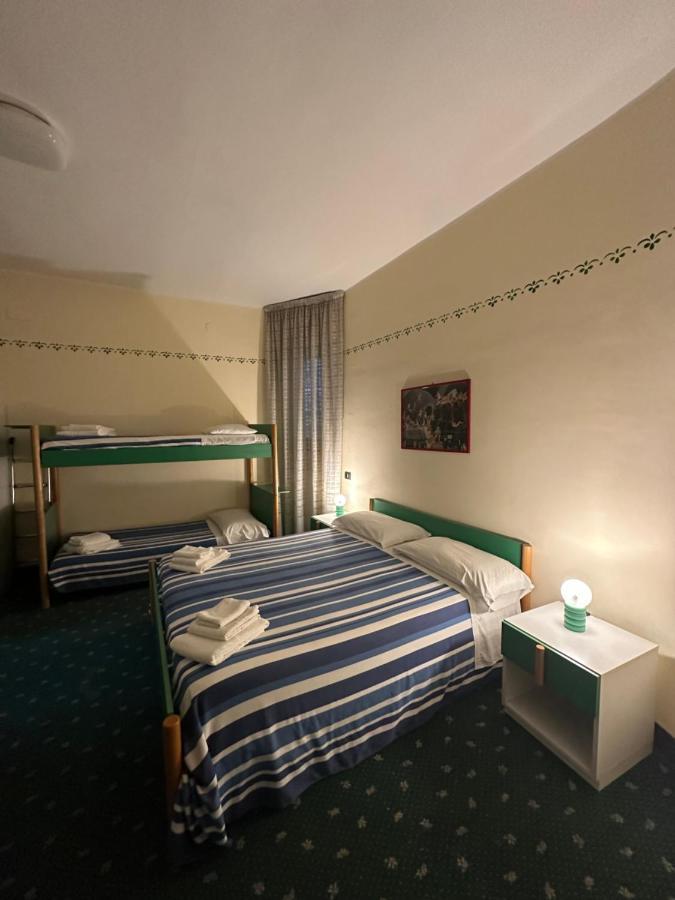 Hotel Atena Чиро-Марина Экстерьер фото