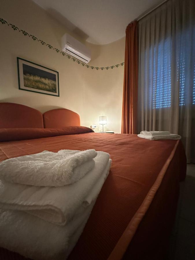 Hotel Atena Чиро-Марина Экстерьер фото