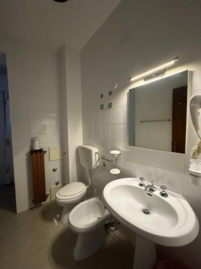 Hotel Atena Чиро-Марина Экстерьер фото
