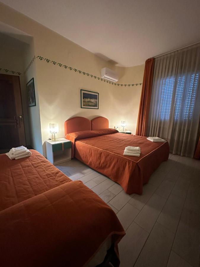 Hotel Atena Чиро-Марина Экстерьер фото